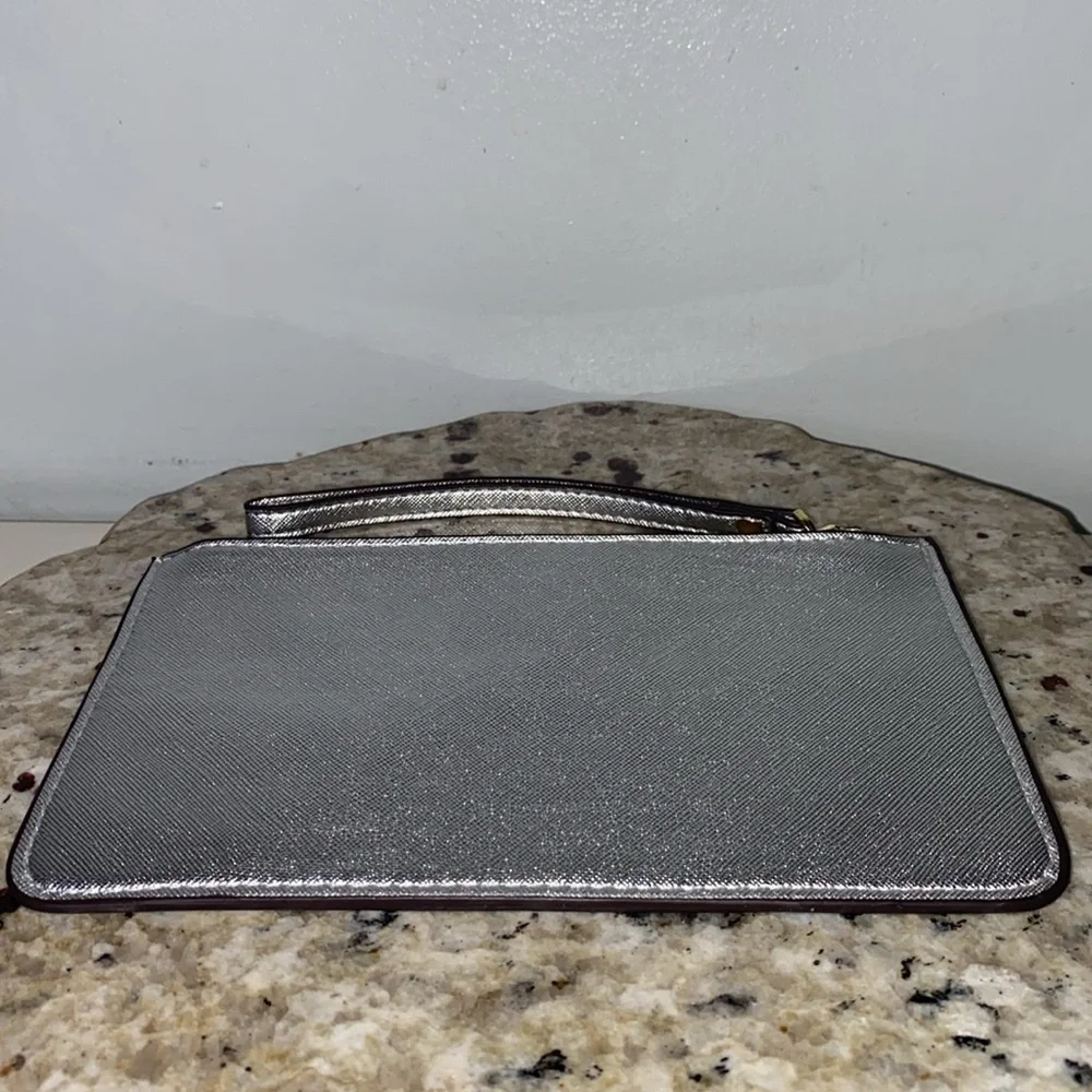 Kate Spade New York Metallic Silver 100% Cow Leather Beautiful Wrist Wallet